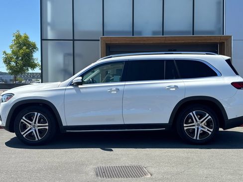 Used 2023 Mercedes-Benz GLS 450 4MATIC image 5