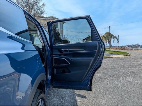 Used 2025 Kia Telluride S image 13