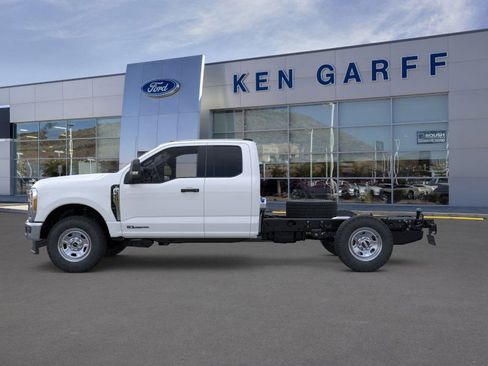 New 2025 Ford F350 XL w/ XL Chrome Package image 3