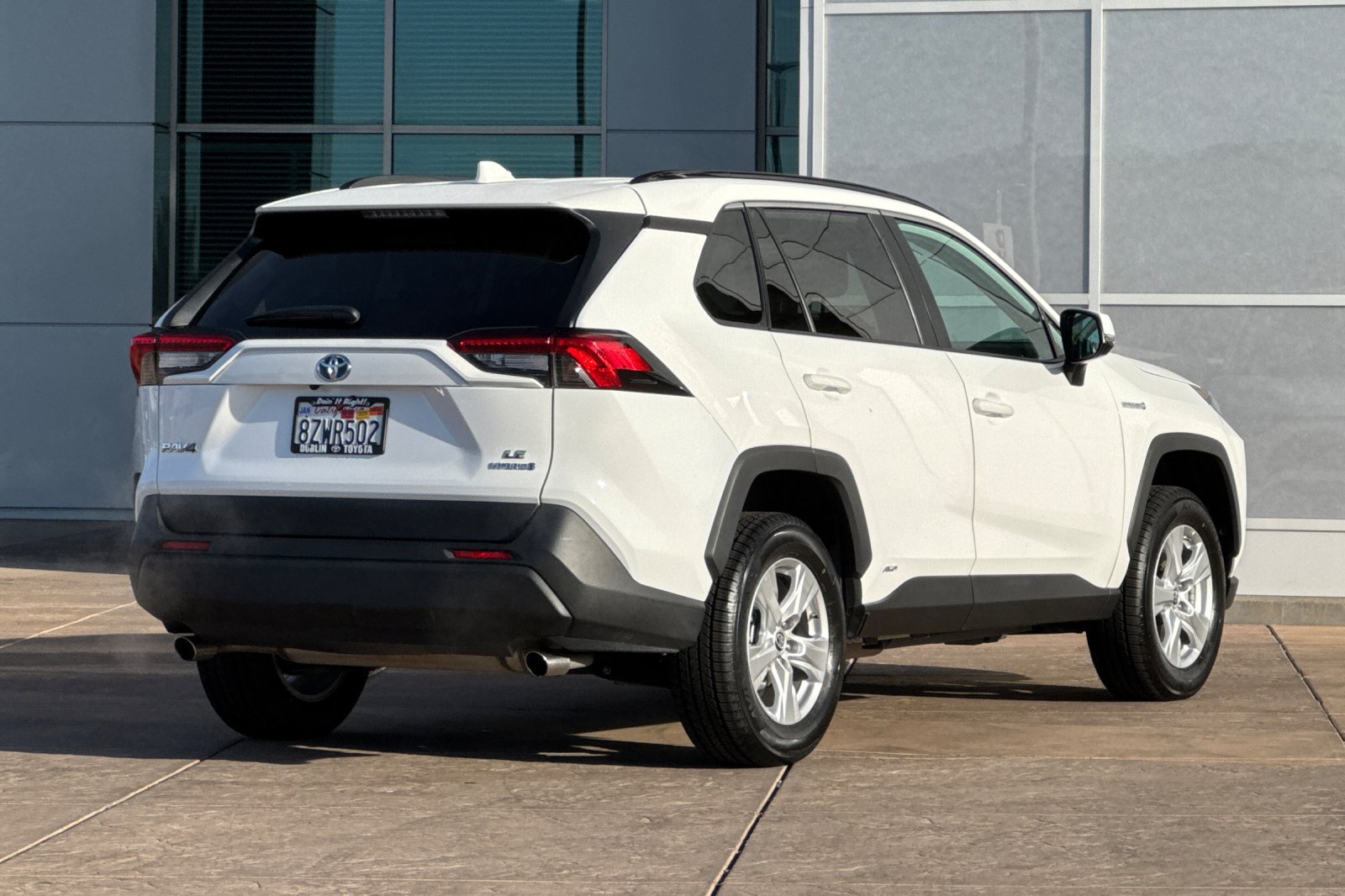 Certified 2021 Toyota RAV4 LE AWD/4WD image 4