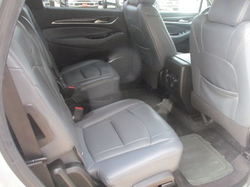Used 2020 Buick Enclave Essence FWD image 11