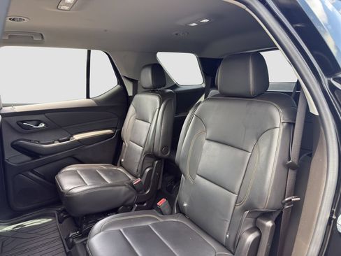 Used 2021 Chevrolet Traverse LT w/ LT Premium Package AWD/4WD image 13