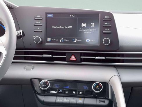 New 2026 Hyundai Elantra Sport FWD image 19