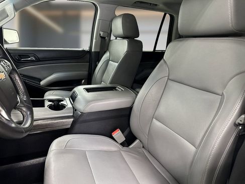 Used 2018 Chevrolet Tahoe LT w/ LT Signature Package RWD image 13