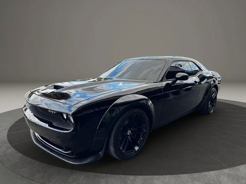 Used 2021 Dodge Challenger R/T Scat Pack RWD image 6