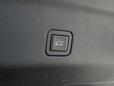 Used 2024 GMC Yukon AT4 w/ AT4 Premium Plus Package image 9