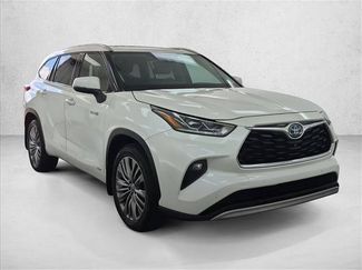 Used 2021 Toyota Highlander Platinum AWD/4WD video 3