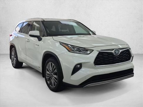 Used 2021 Toyota Highlander Platinum AWD/4WD image 3