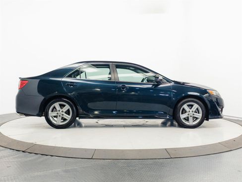 Used 2012 Toyota Camry SE FWD image 12