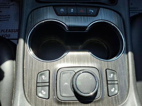 Certified 2023 GMC Acadia SLT AWD/4WD image 28
