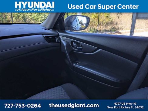 Used 2020 Nissan Rogue S image 18