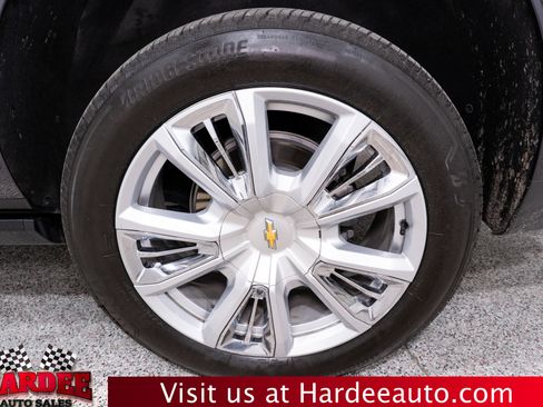 Used 2024 Chevrolet Suburban High Country image 10