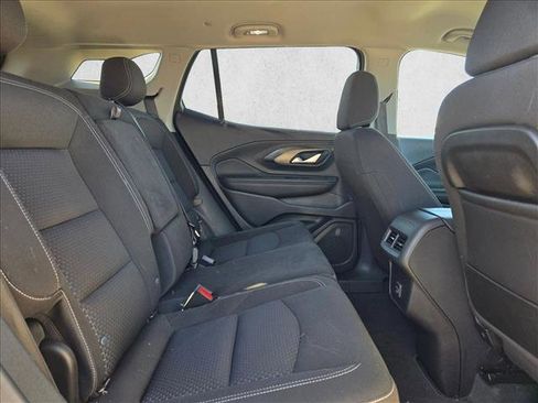 Used 2024 GMC Terrain SLE image 17
