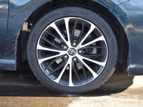 Used 2020 Toyota Camry SE image 31