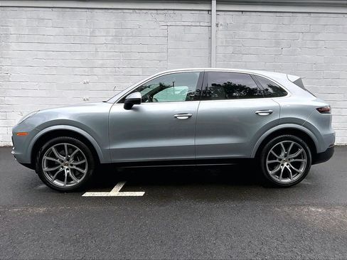 Certified 2022 Porsche Cayenne AWD/4WD image 2