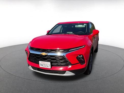 Used 2026 Chevrolet Blazer LT FWD image 5