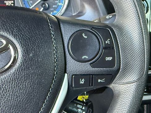 Used 2018 Toyota Corolla LE w/ Carpet Mat Package (TMS) image 24