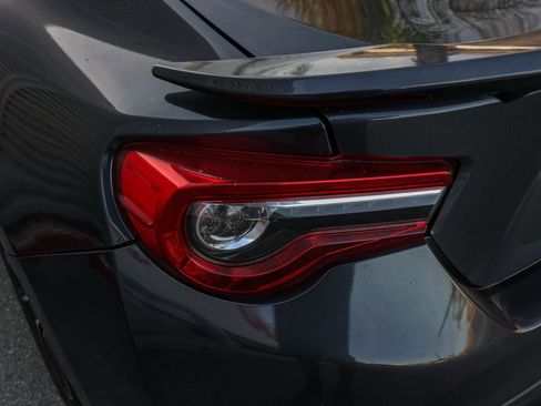 Used 2019 Toyota 86 image 32