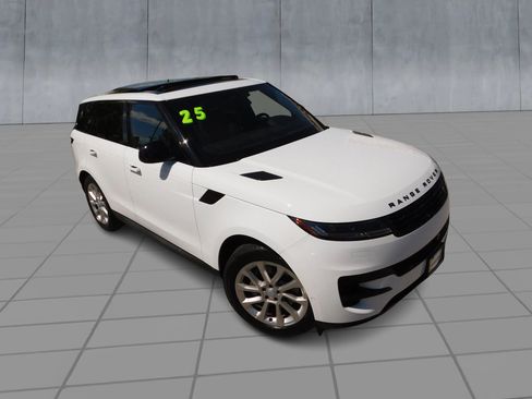 Used 2025 Land Rover Range Rover Sport SE AWD/4WD image 2