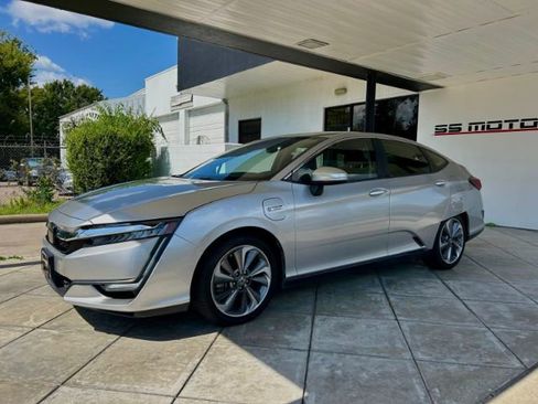Used 2018 Honda Clarity Plug-In Hybrid image 1