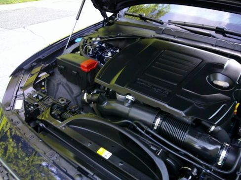 Used 2023 Jaguar XF R-Dynamic SE AWD/4WD image 59