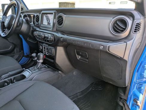 Used 2022 Jeep Wrangler Sport AWD/4WD image 22