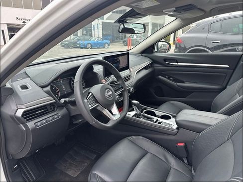 Used 2025 Nissan Altima 2.5 SL FWD image 7