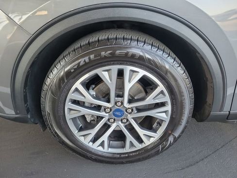 Used 2022 Ford Escape SEL w/ Technology Package FWD image 32