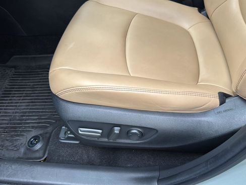 Used 2023 Toyota RAV4 XLE Premium image 27