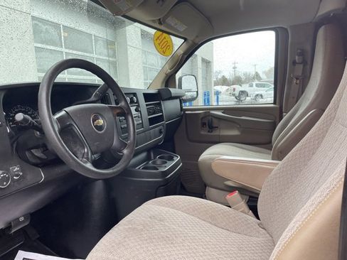 Used 2014 Chevrolet Express 3500 image 12