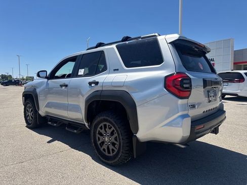 New 2026 Toyota 4Runner SR5 AWD/4WD image 4