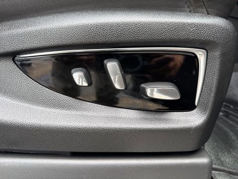 Used 2020 Cadillac Escalade Premium Luxury image 33