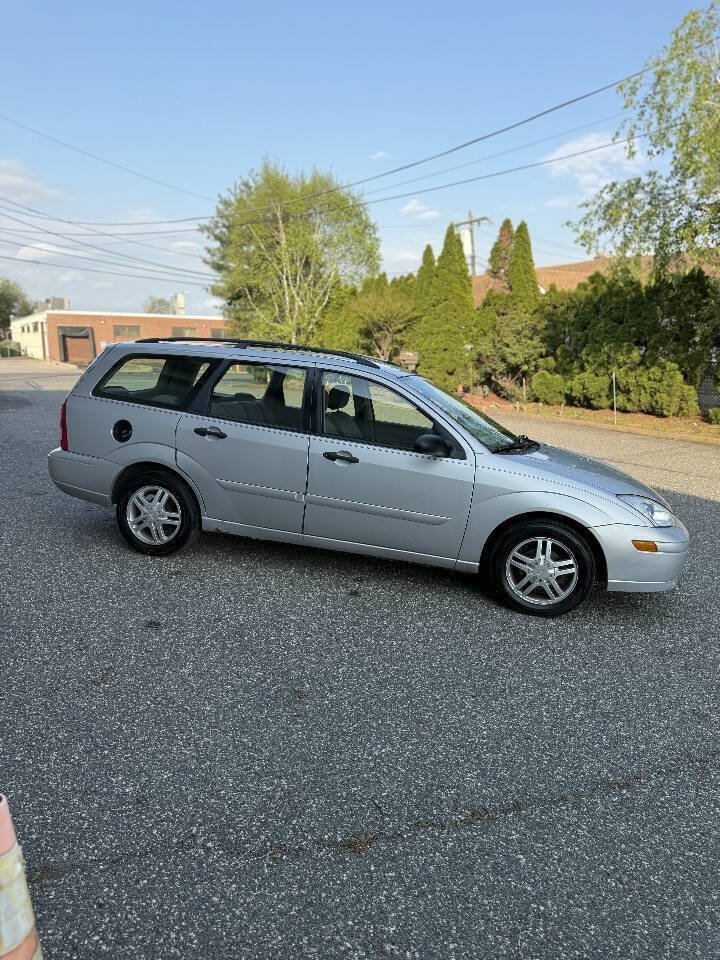 Used 2001 Ford Focus SE FWD image 8