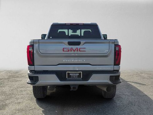Used 2024 GMC Sierra 2500 Denali w/ Denali Reserve Package AWD/4WD image 4