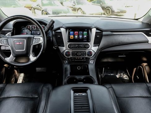 Used 2017 GMC Yukon SLT w/ Open Road Package image 10
