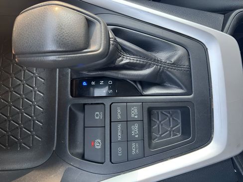 Used 2019 Toyota RAV4 XLE w/ Convenience Package image 22