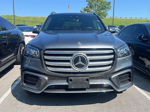 Used 2025 Mercedes-Benz GLS 450 4MATIC w/ AMG Line Exterior image 2