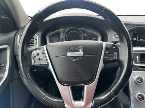 Used 2018 Volvo V60 T5 Cross Country AWD/4WD image 13