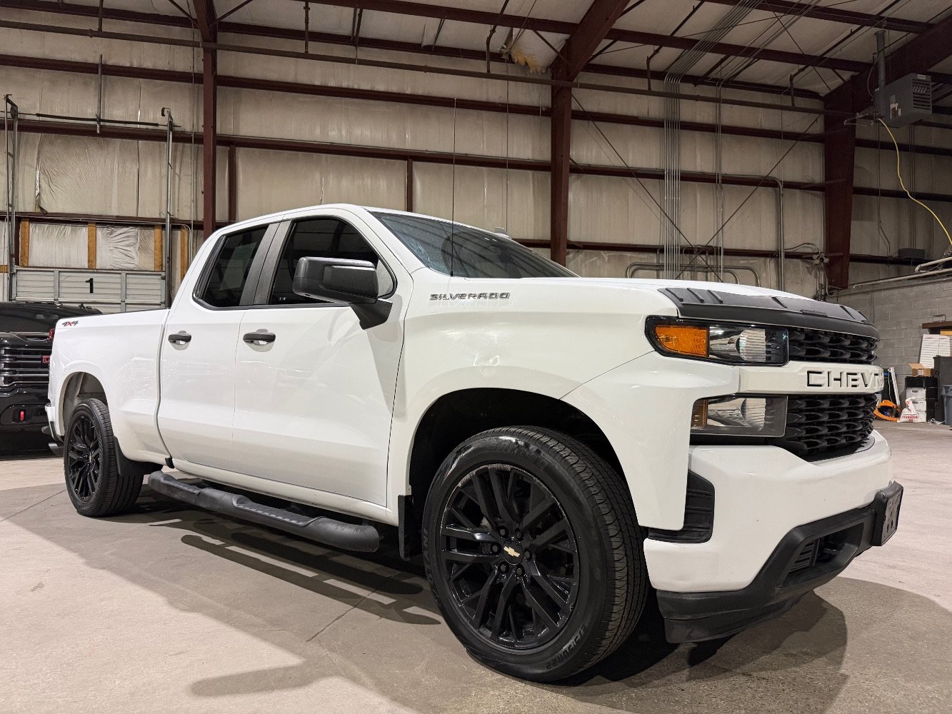 Used 2020 Chevrolet Silverado 1500 Custom w/ Custom Value Package AWD/4WD image 1