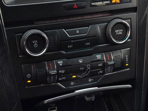 Used 2016 Ford Explorer XLT w/ Equipment Group 201A image 35