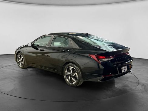 Used 2023 Hyundai Elantra SEL w/ Convenience Package FWD image 7