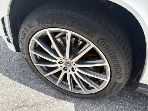 Used 2022 Mercedes-Benz GLS 450 4MATIC image 10