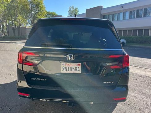 Used 2024 Honda Odyssey Sport image 6
