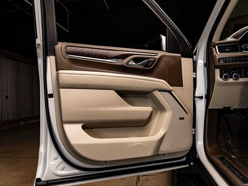 Used 2021 GMC Yukon XL Denali w/ Denali Ultimate Package image 29