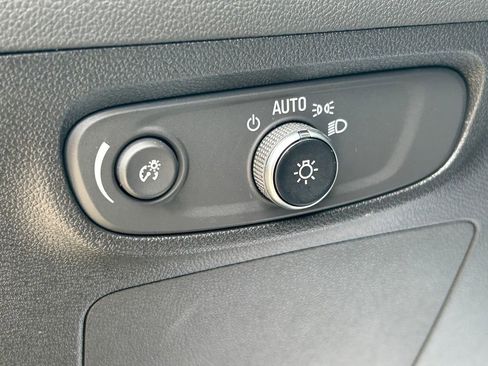 Used 2025 Buick Encore GX Preferred FWD image 23