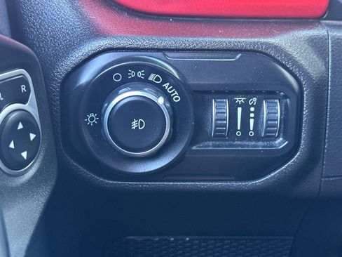 Used 2019 Jeep Wrangler Unlimited Rubicon w/ Dual Top Group image 31