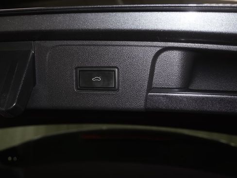 Used 2024 Volkswagen Atlas SE AWD/4WD image 8