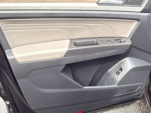 Used 2023 Volkswagen Atlas SEL image 14