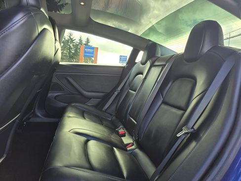Used 2021 Tesla Model 3 Performance image 17
