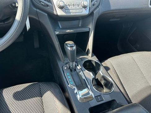 Used 2017 Chevrolet Equinox LS image 21